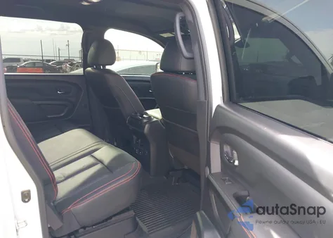 2022 Nissan Titan Pro-4X 4X4 z USA, uszkodzony, nr VIN 1N6AA1ED7NN102938